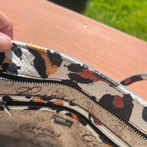 Guess Delaney Tote Purse White Leopard Print - Picture 4 of 8
